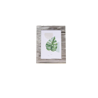 Woodside Home Living Lined Edge Silver Plated Photo Frame - Various Sizes