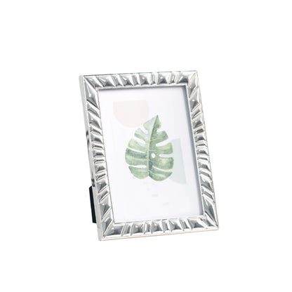 Woodside Home Living Patterned Edge Silver  Plated Photo Frame - Various Sizes